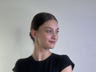 cam chatroom SharikaWigington