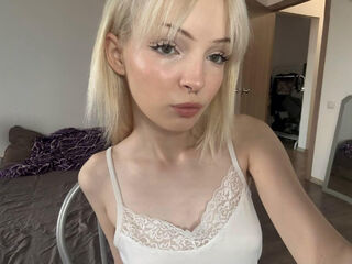 naked camgirl masturbating SigneQuiroz