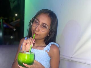 masturbating webcamgirl SophiaLennon