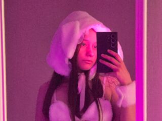 naked girl with webcam masturbating with sextoy SophieKuper