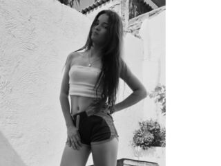 beautiful webcamgirl SophyaReyes