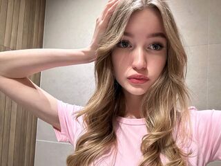 fingering webcamgirl StephanieMeeter