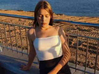 sexcam photo SuziBarringer