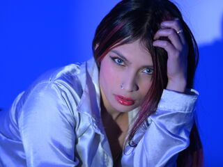 topless cam girl TiffanySuarez