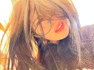 camgirl fingering pussy ToriTrevino