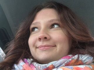 camwhore fingering shaved pussy VellaPeaks