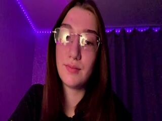 cam girl masturbating with vibrator WandaGosier