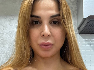 camslut masturbating YanaMillers