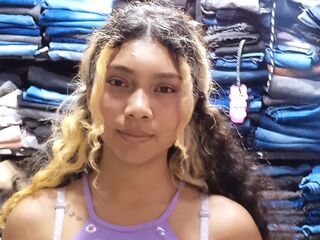 camgirl masturbating with sextoy ZoeFletcher